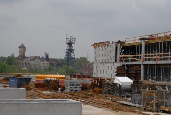 Budowa CINiB-y (maj 2010 r.)